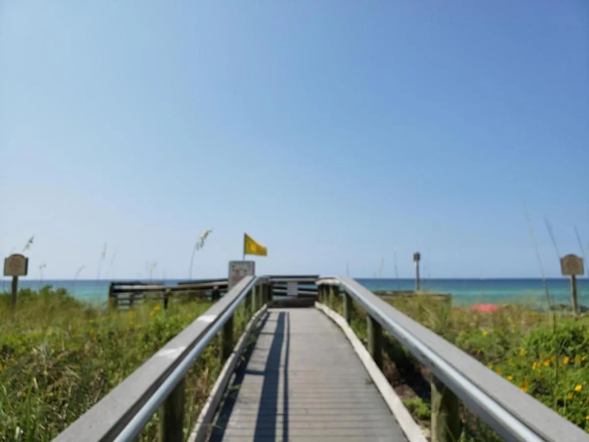 Apartment Beachfront - Huge, 3Bdr-2Ba Condo Sleeps 10 People, Great For Groups Destin United States