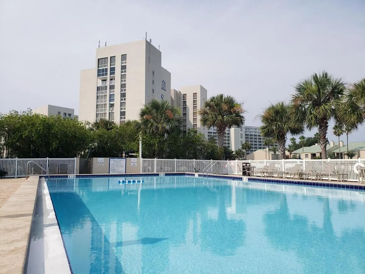 Beachfront - Huge, 3Bdr-2Ba Condo Sleeps 10 People, Great For Groups Destin Apartment