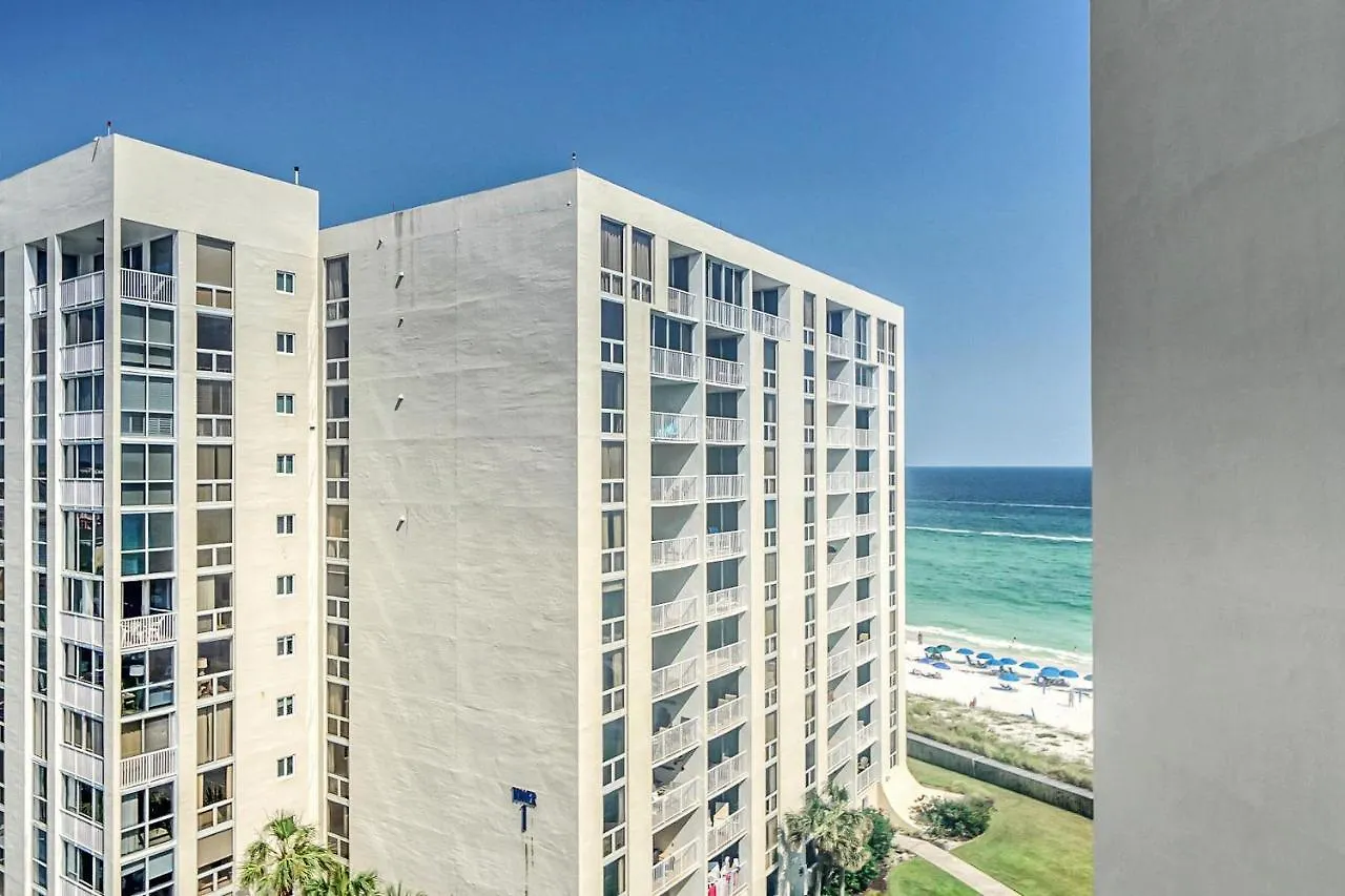 Beachfront - Huge, 3Bdr-2Ba Condo Sleeps 10 People, Great For Groups Destin