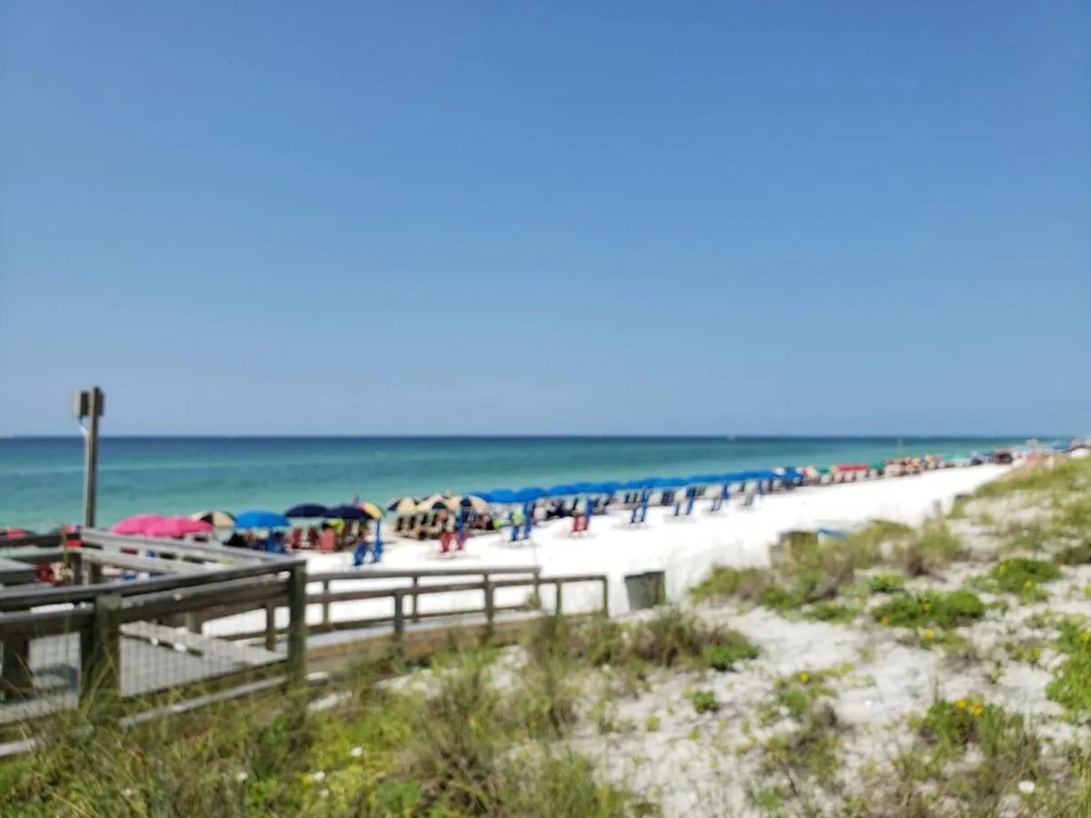 Beachfront - Huge, 3Bdr-2Ba Condo Sleeps 10 People, Great For Groups Destin 0*,
