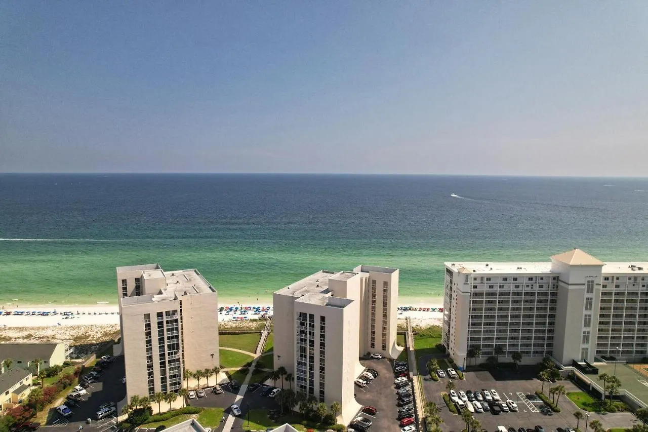 Apartment Beachfront - Huge, 3Bdr-2Ba Condo Sleeps 10 People, Great For Groups Destin