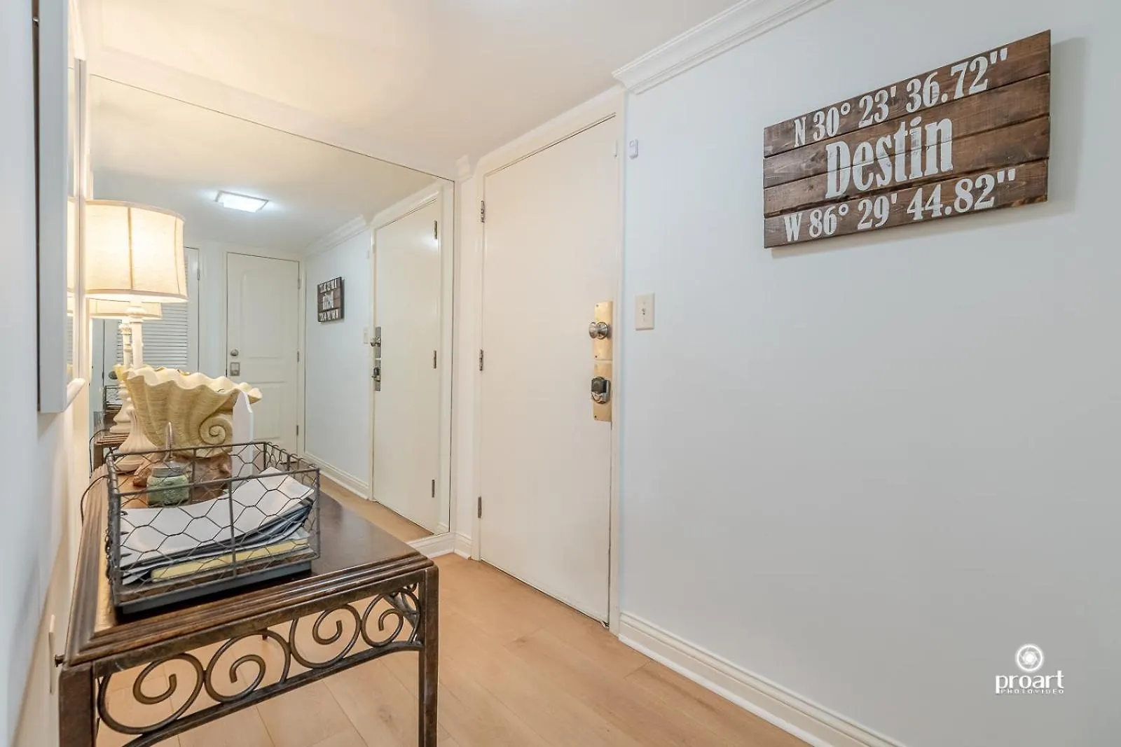 Apartment Beachfront - Huge, 3Bdr-2Ba Condo Sleeps 10 People, Great For Groups Destin