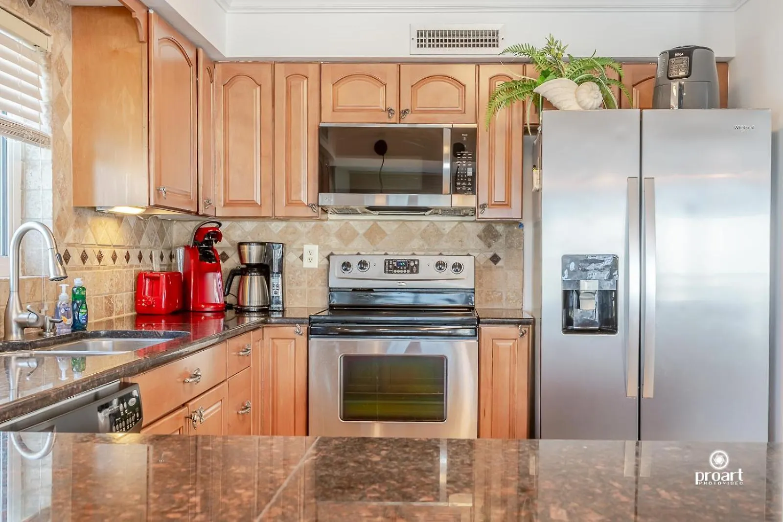 Apartment Beachfront - Huge, 3Bdr-2Ba Condo Sleeps 10 People, Great For Groups Destin