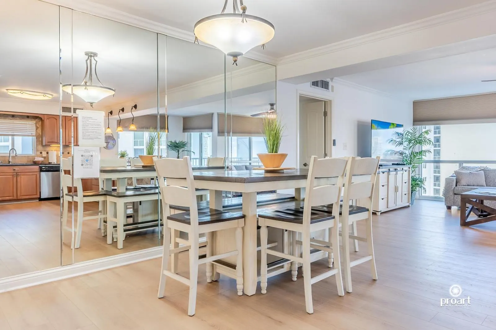 Beachfront - Huge, 3Bdr-2Ba Condo Sleeps 10 People, Great For Groups Destin 0*,  United States