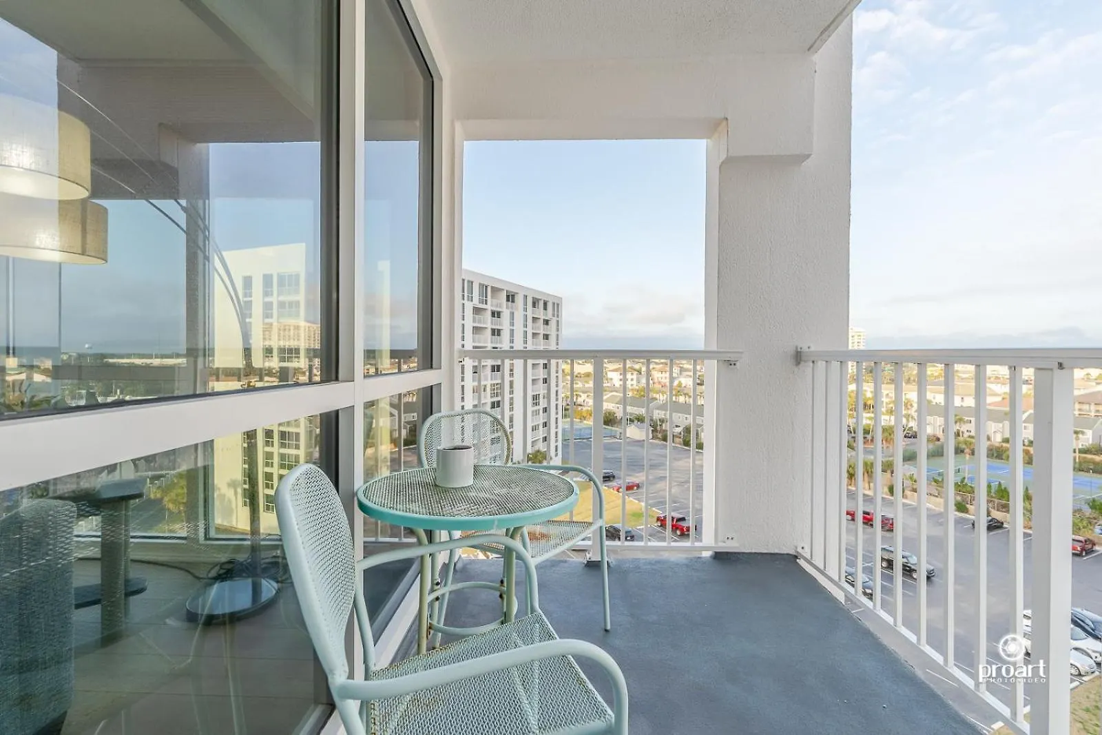 Apartment Beachfront - Huge, 3Bdr-2Ba Condo Sleeps 10 People, Great For Groups Destin