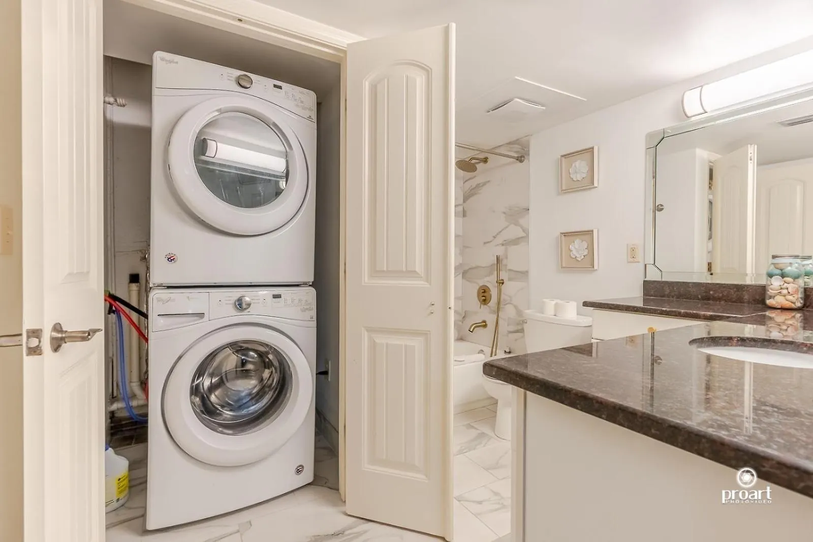 Apartment Beachfront - Huge, 3Bdr-2Ba Condo Sleeps 10 People, Great For Groups Destin United States