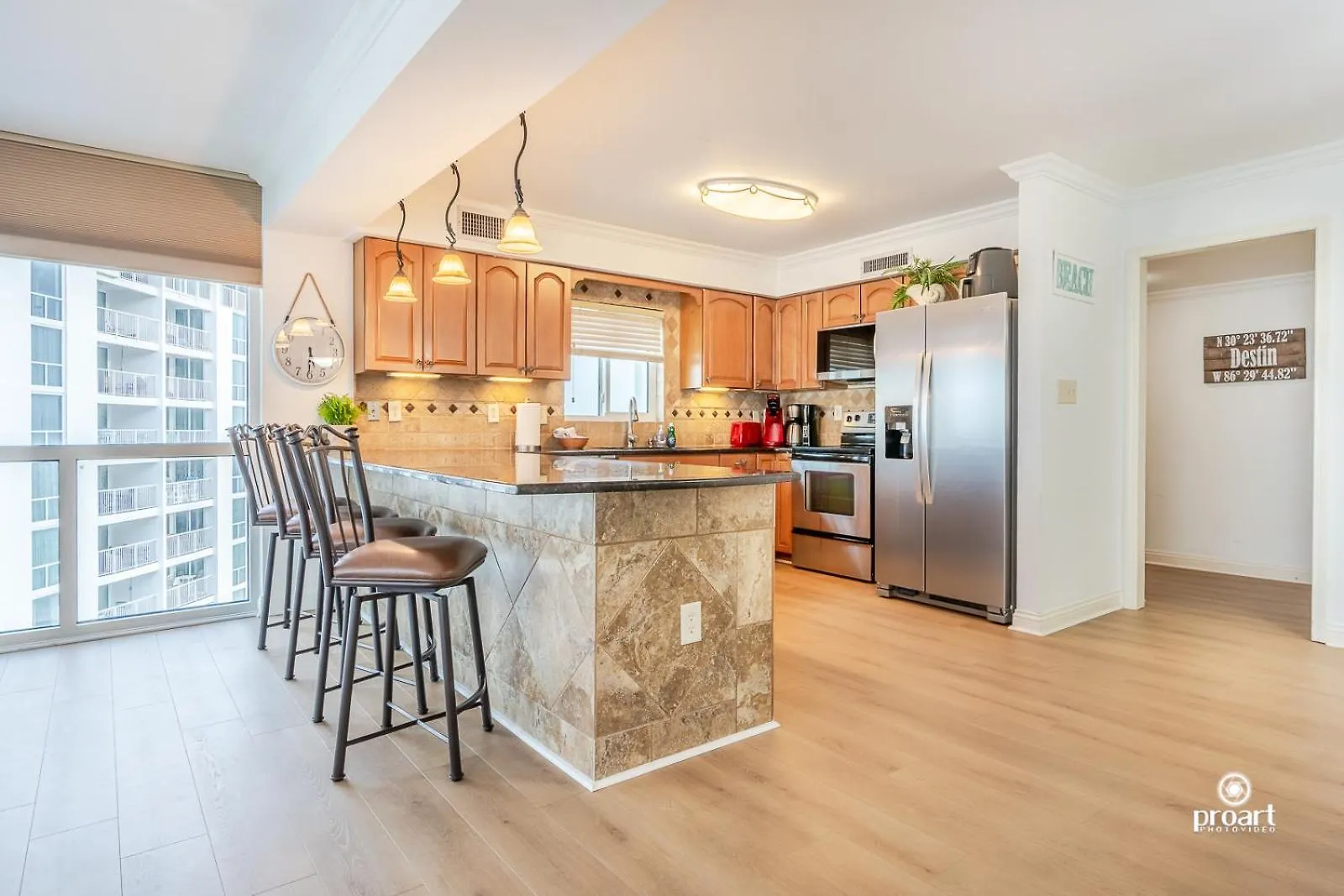 Apartment Beachfront - Huge, 3Bdr-2Ba Condo Sleeps 10 People, Great For Groups Destin