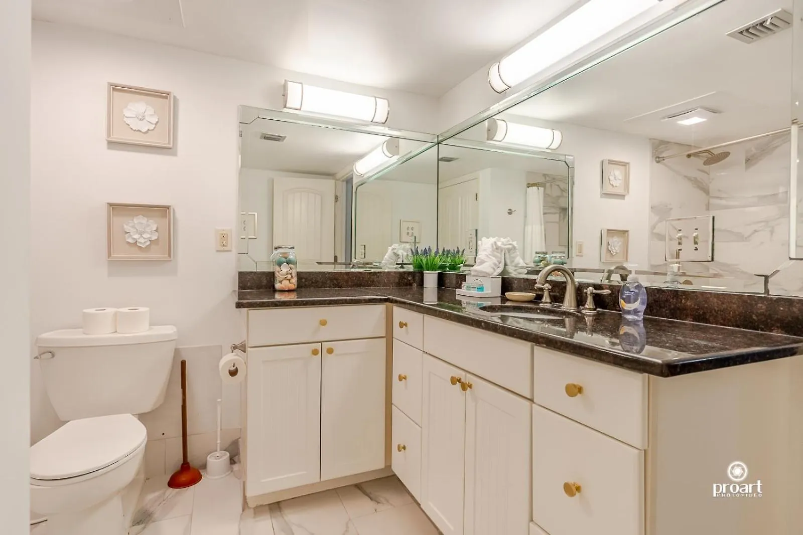 Beachfront - Huge, 3Bdr-2Ba Condo Sleeps 10 People, Great For Groups Destin United States