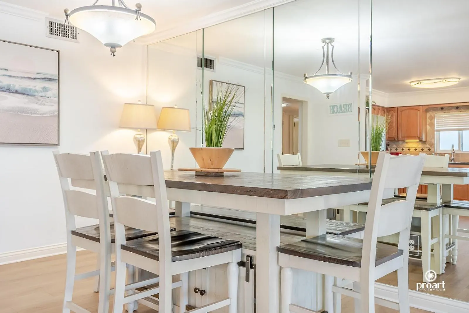 Apartment Beachfront - Huge, 3Bdr-2Ba Condo Sleeps 10 People, Great For Groups Destin