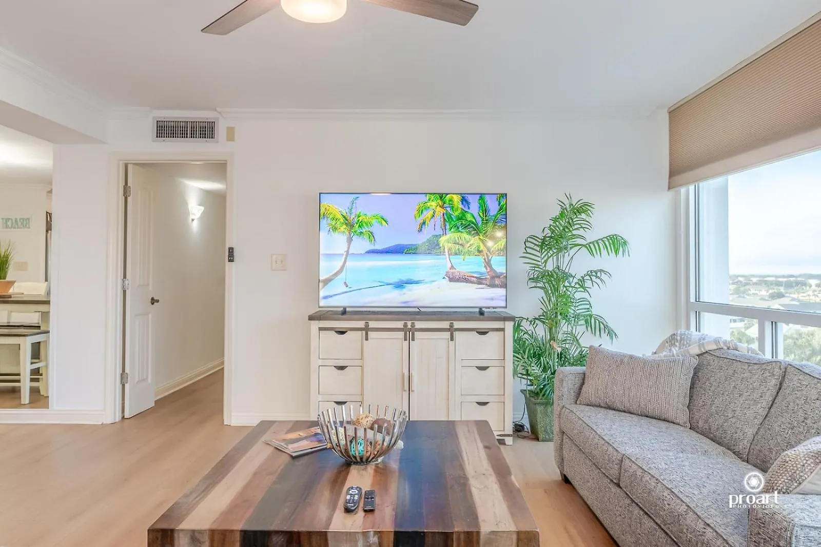 Beachfront - Huge, 3Bdr-2Ba Condo Sleeps 10 People, Great For Groups Destin 0*,