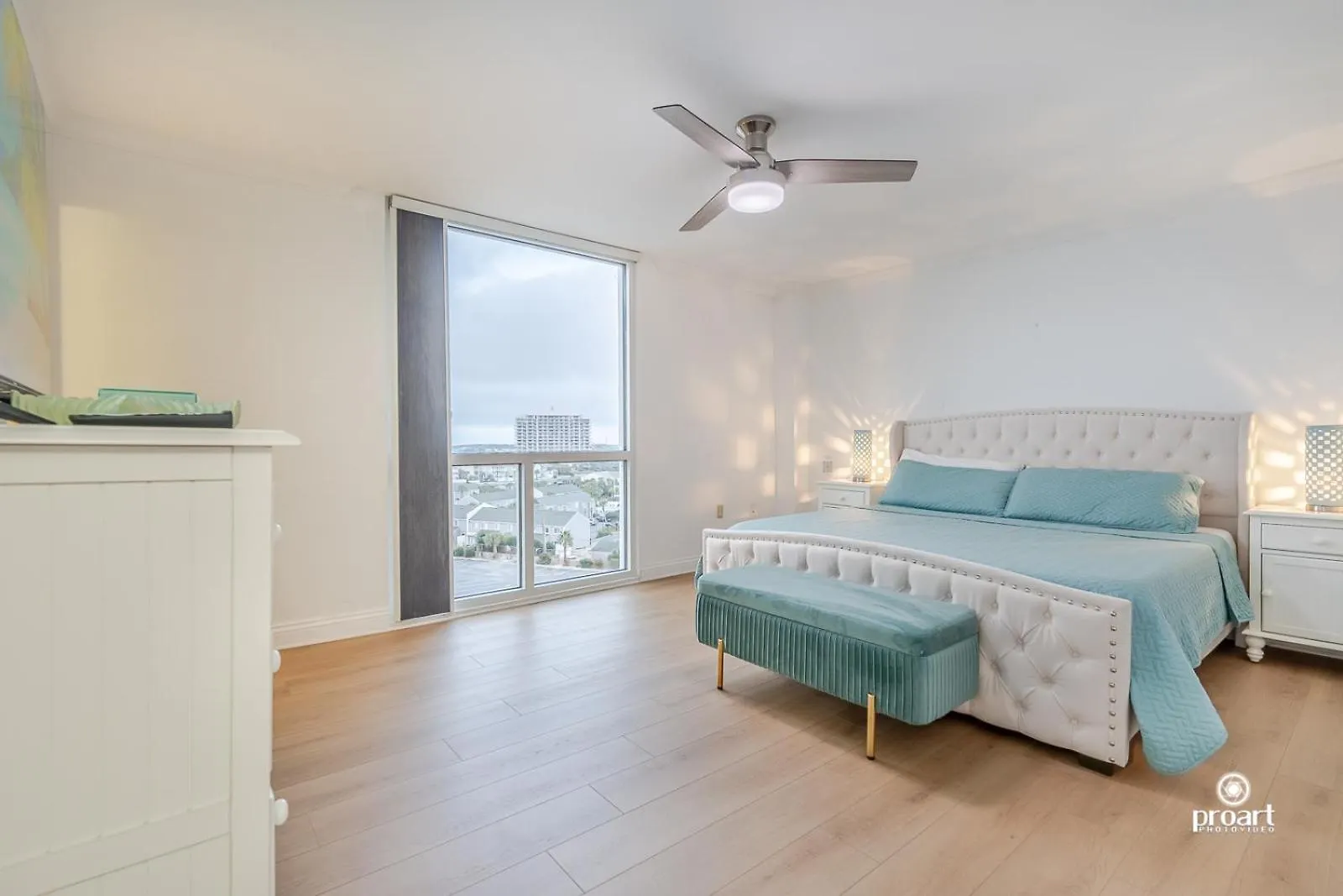 Beachfront - Huge, 3Bdr-2Ba Condo Sleeps 10 People, Great For Groups Destin 0*,
