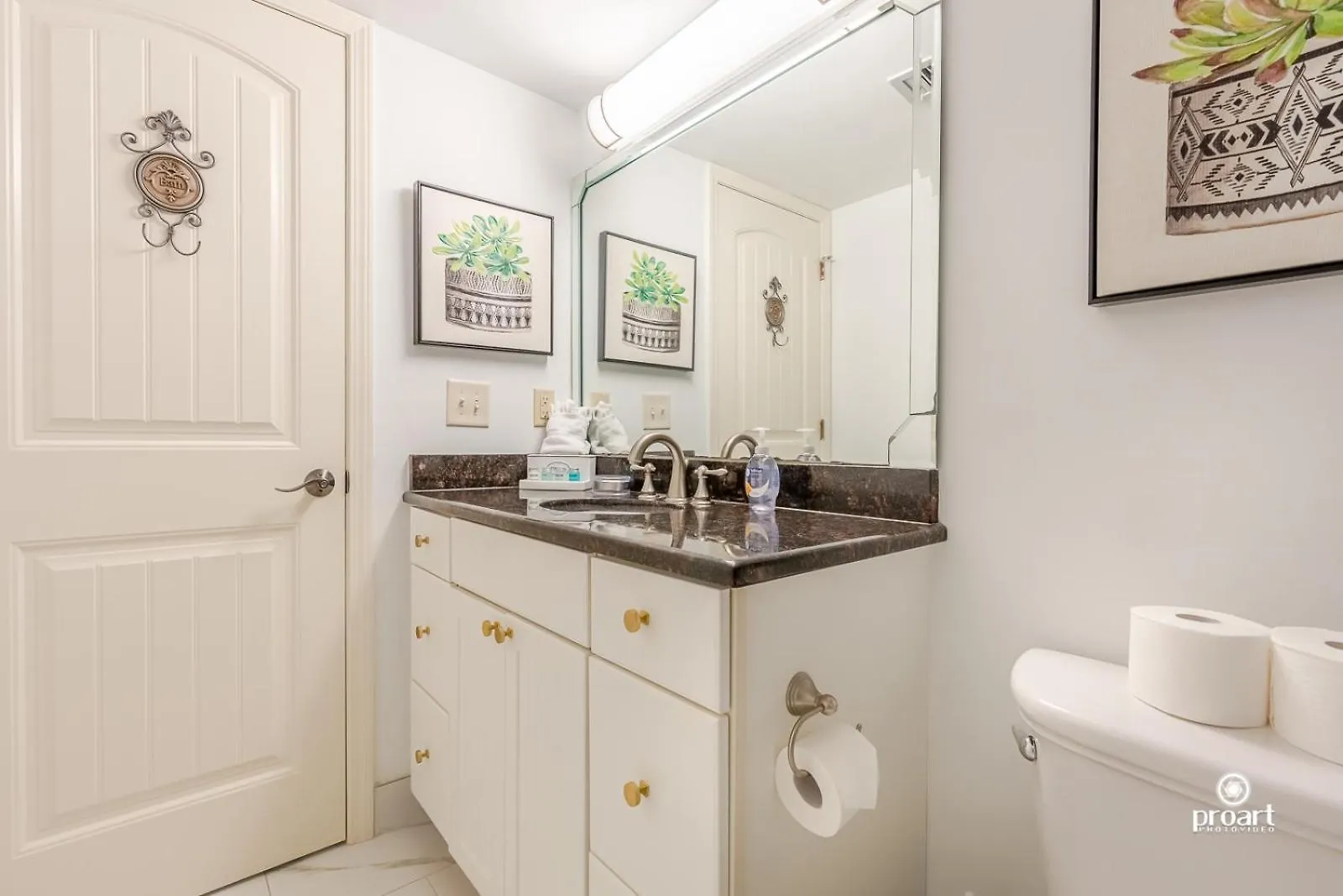 Apartment Beachfront - Huge, 3Bdr-2Ba Condo Sleeps 10 People, Great For Groups Destin