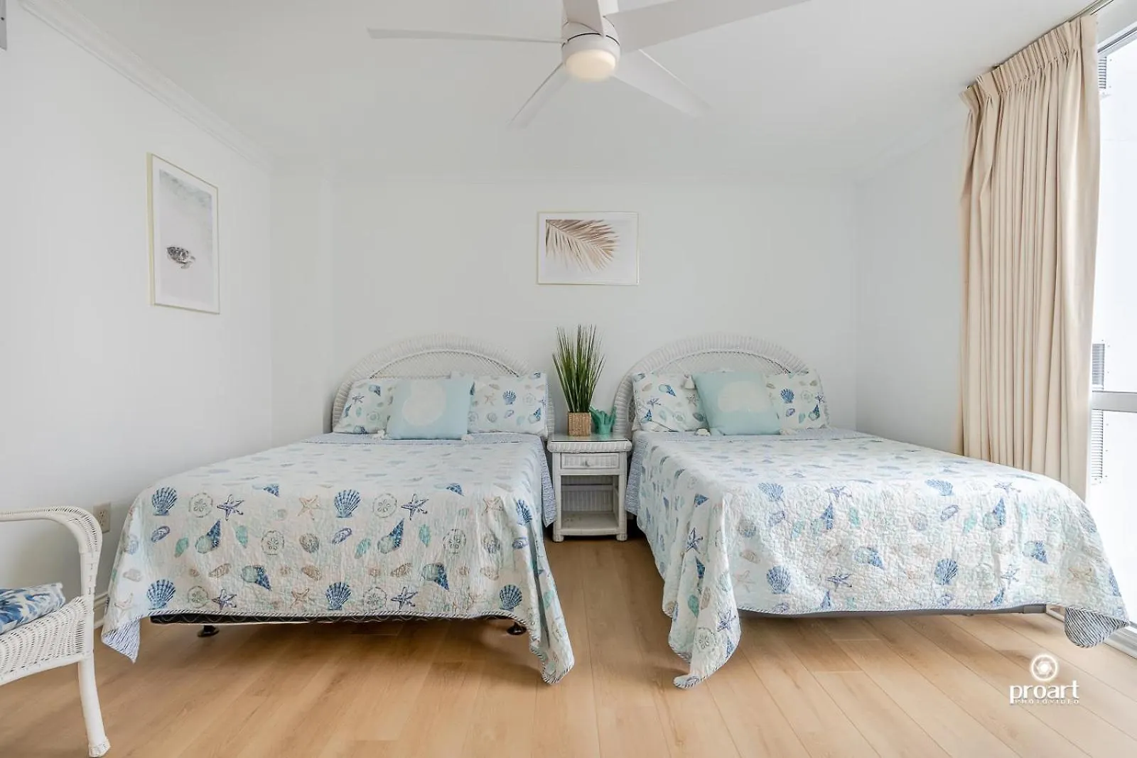 Apartment Beachfront - Huge, 3Bdr-2Ba Condo Sleeps 10 People, Great For Groups Destin