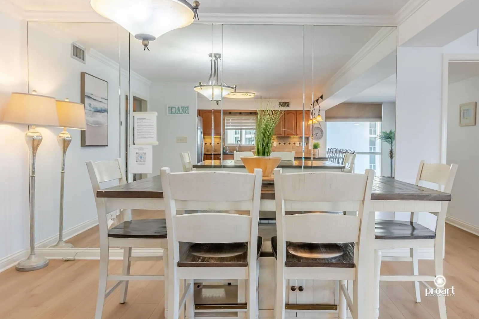 Beachfront - Huge, 3Bdr-2Ba Condo Sleeps 10 People, Great For Groups Destin