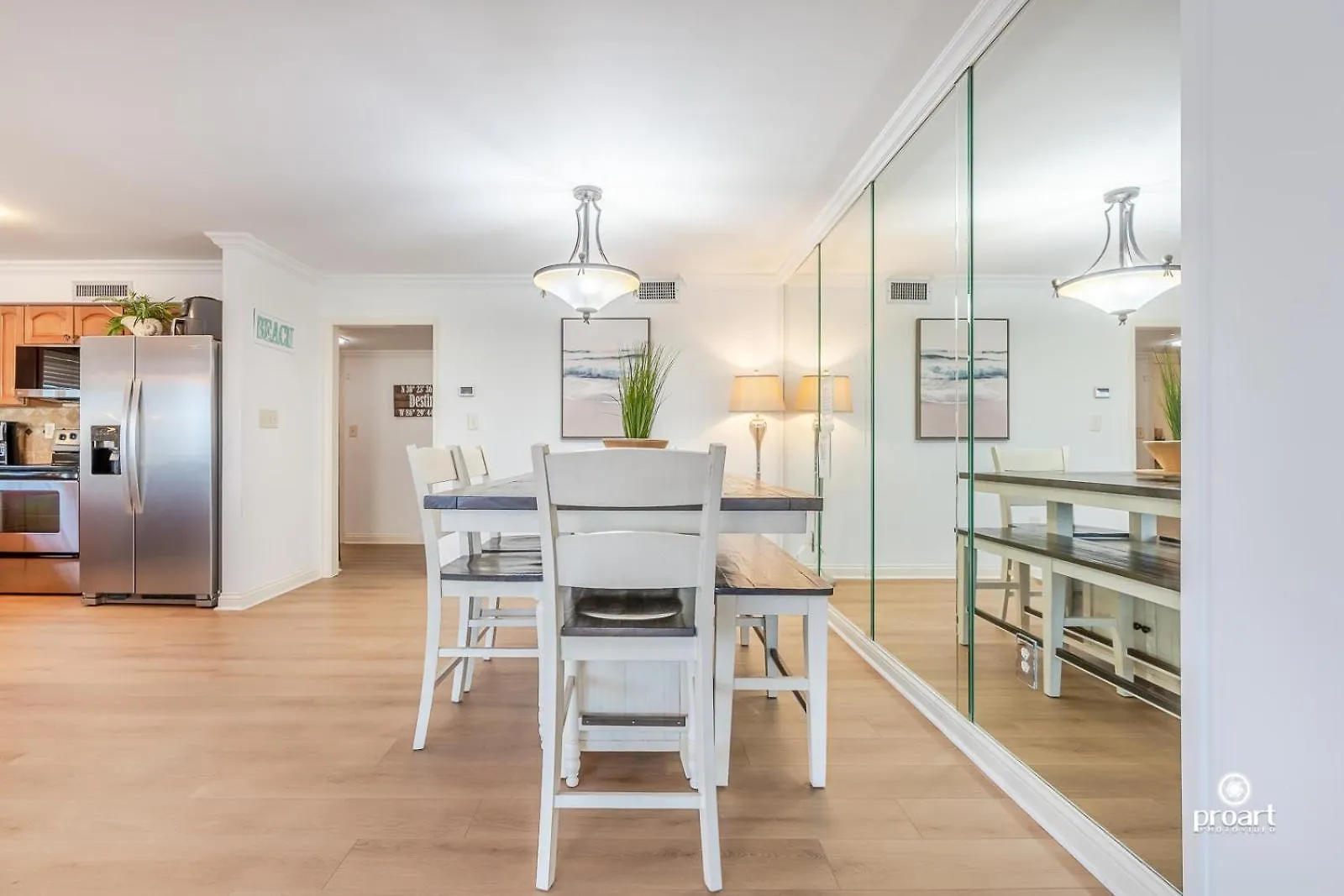 Beachfront - Huge, 3Bdr-2Ba Condo Sleeps 10 People, Great For Groups Destin